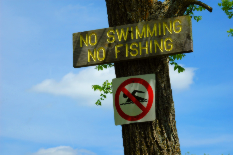 No fishing No swimming